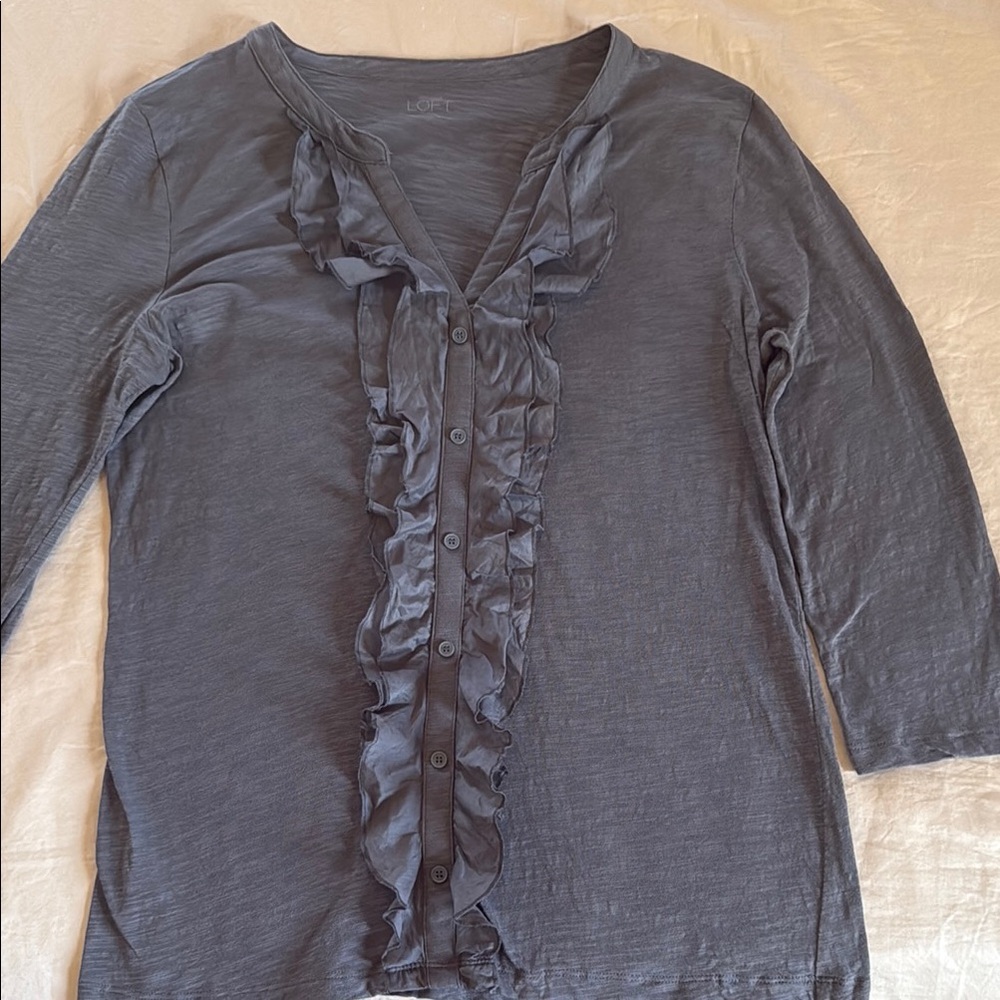 LOFT Gray Ruffled 3/4 Sleeve Blouse